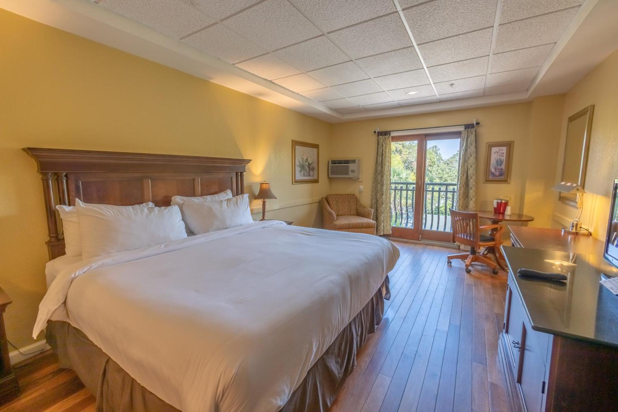 Ocean Inn & Suites St. Simons Island Bagian luar foto