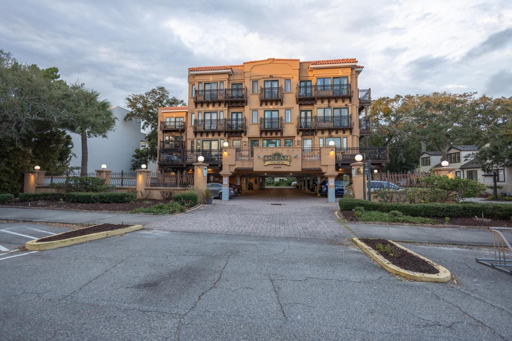 Ocean Inn & Suites St. Simons Island Bagian luar foto