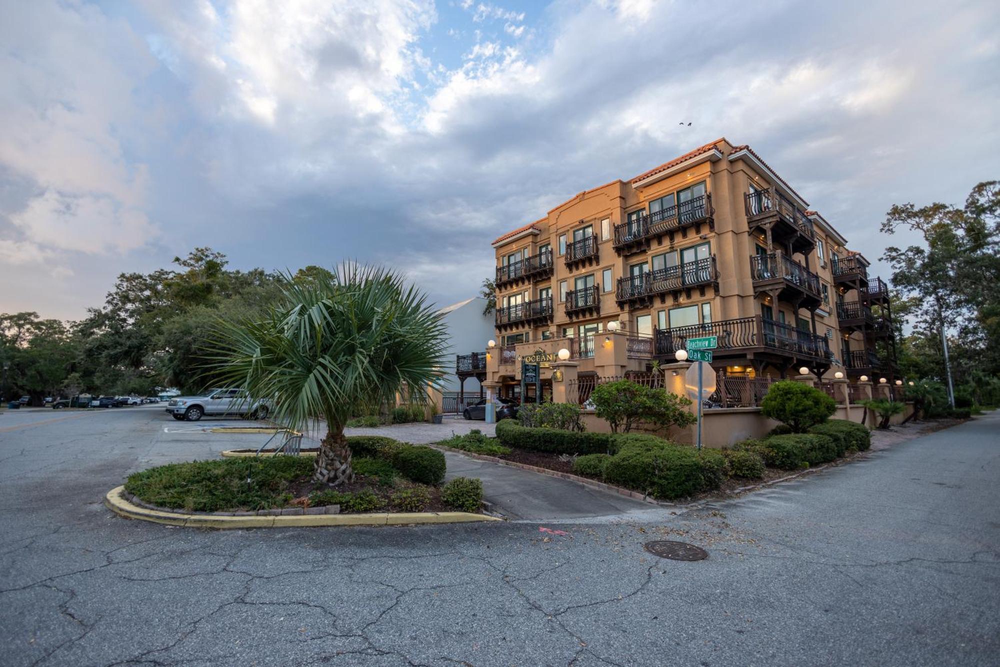 Ocean Inn & Suites St. Simons Island Bagian luar foto