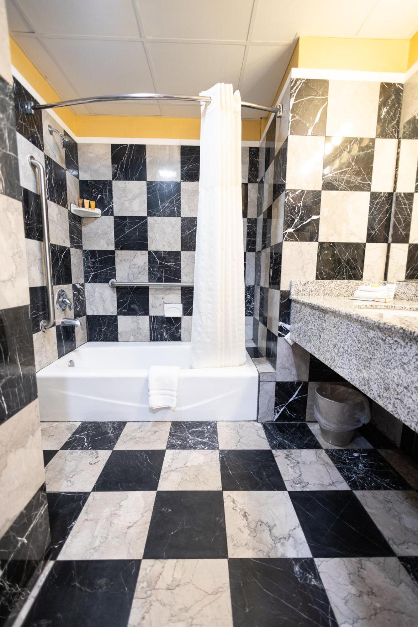 Ocean Inn & Suites St. Simons Island Bagian luar foto