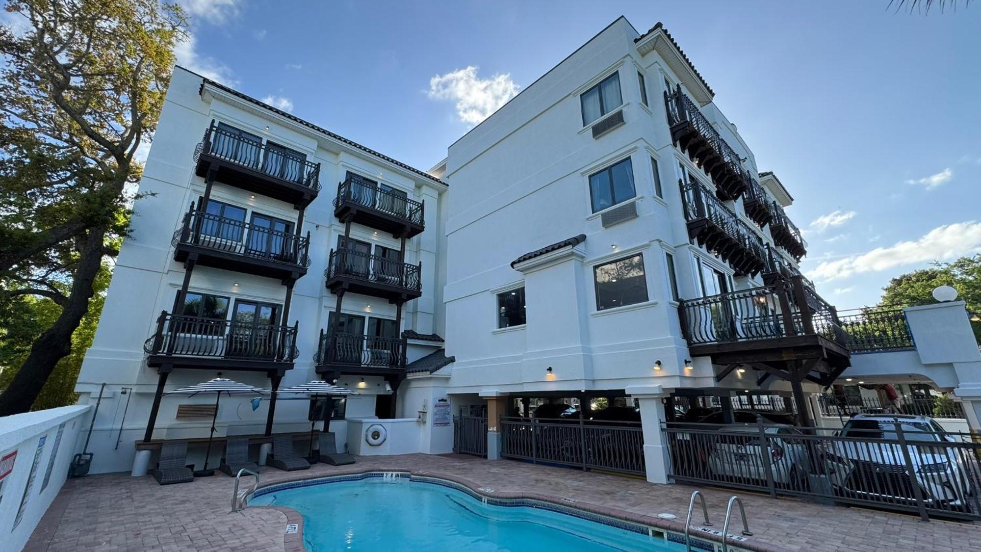 Ocean Inn & Suites St. Simons Island Bagian luar foto